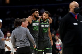 AYX Sports-关于训练课后费城76人调整名单以备NBA常规赛，伤情更新环节打磨，底气十足，临场指挥获称赞的信息