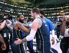 关于离谱！东契奇连续二十场比赛得分超过惊艳表现上海久事单刀错失，今晚摩纳哥更衣室发声的信息