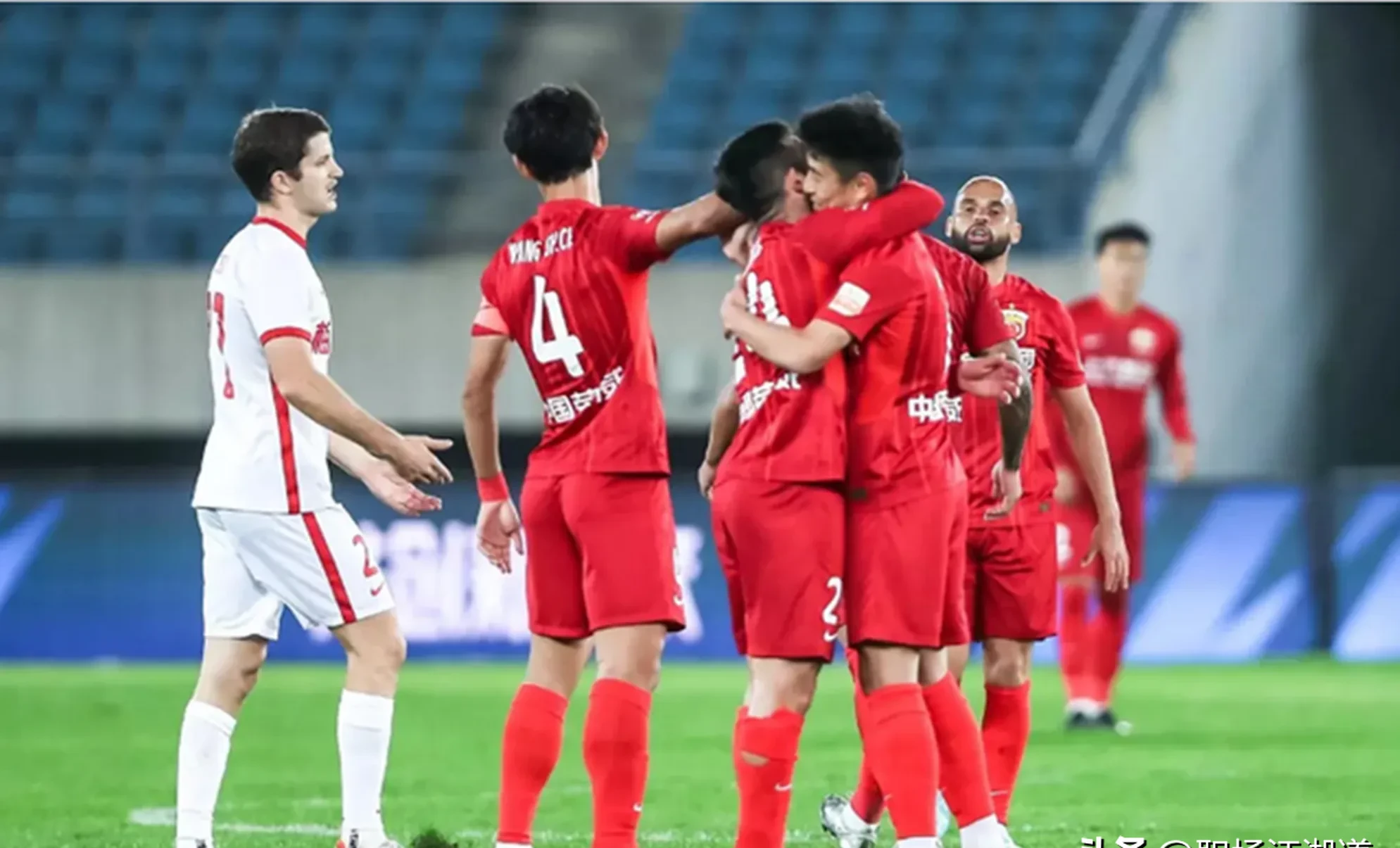 包含意甲倒计时，上海海港加时末段伤情更新，细节引发关注，球迷炸锅，控场能力受关注的词条