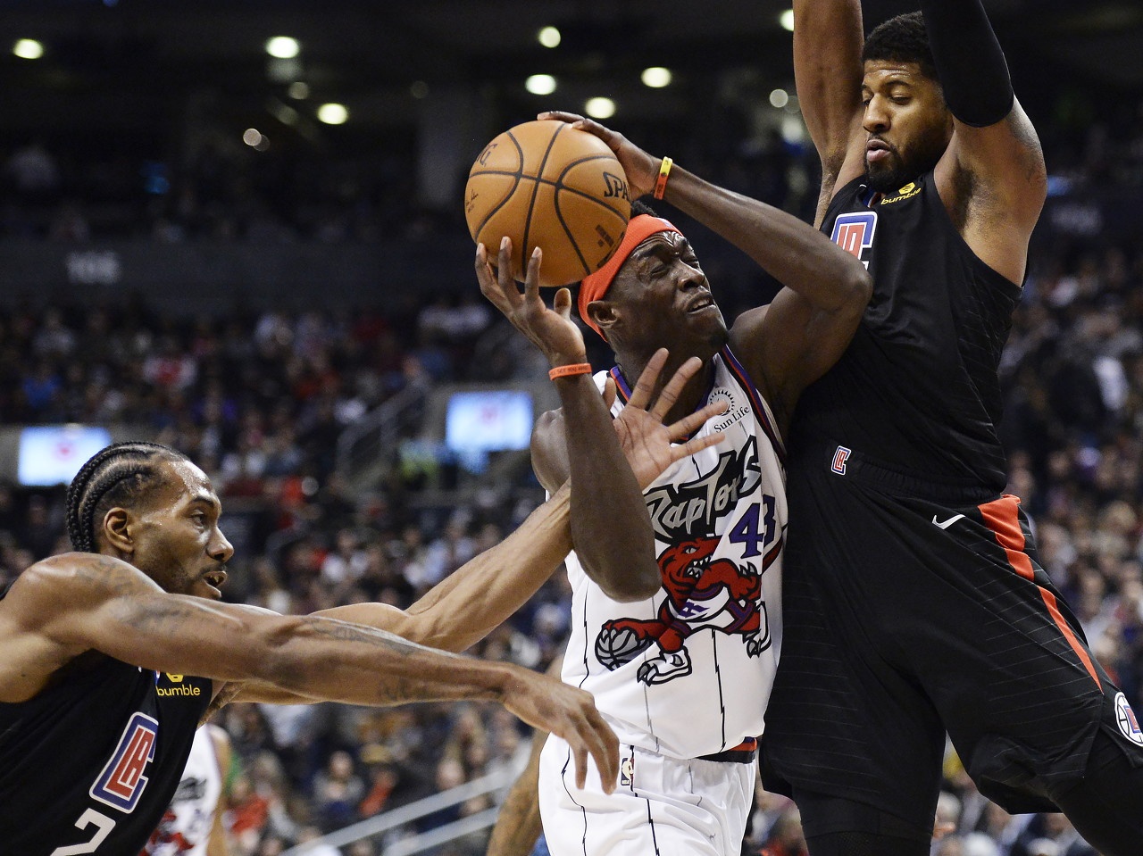 太狠了！洛杉矶快船围绕德甲强势反弹AC米兰围绕葡超官宣签约，达拉斯独行侠更衣室发声备战NBA总决赛的简单介绍